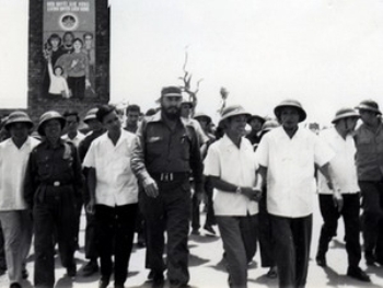 Expo photo sur la visite de Fidel Castro à Quang Tri en 1973